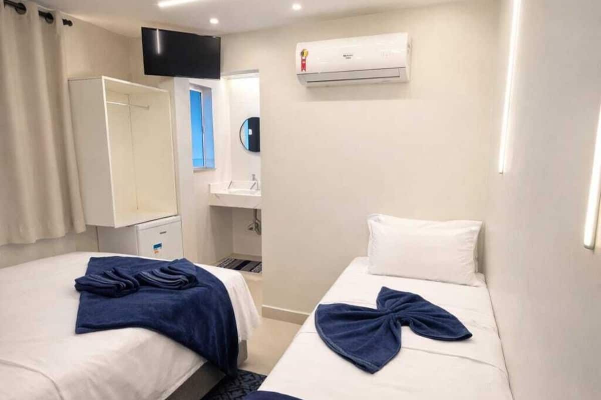 Ropa de cama de alta calidad, cortinas blackout y wifi gratis