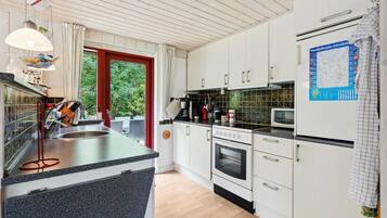 Réfrigérateur, plaque de cuisson, lave-vaisselle, cafetiÚre/bouilloire