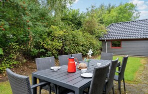 Outdoor dining - 5 bedroom amazing home in Ulfborg (Ulfborg)