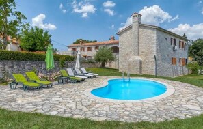 Pool - Cozy apartment in Pazin with kitchen (Pazin)