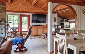 Smart TV, chimenea