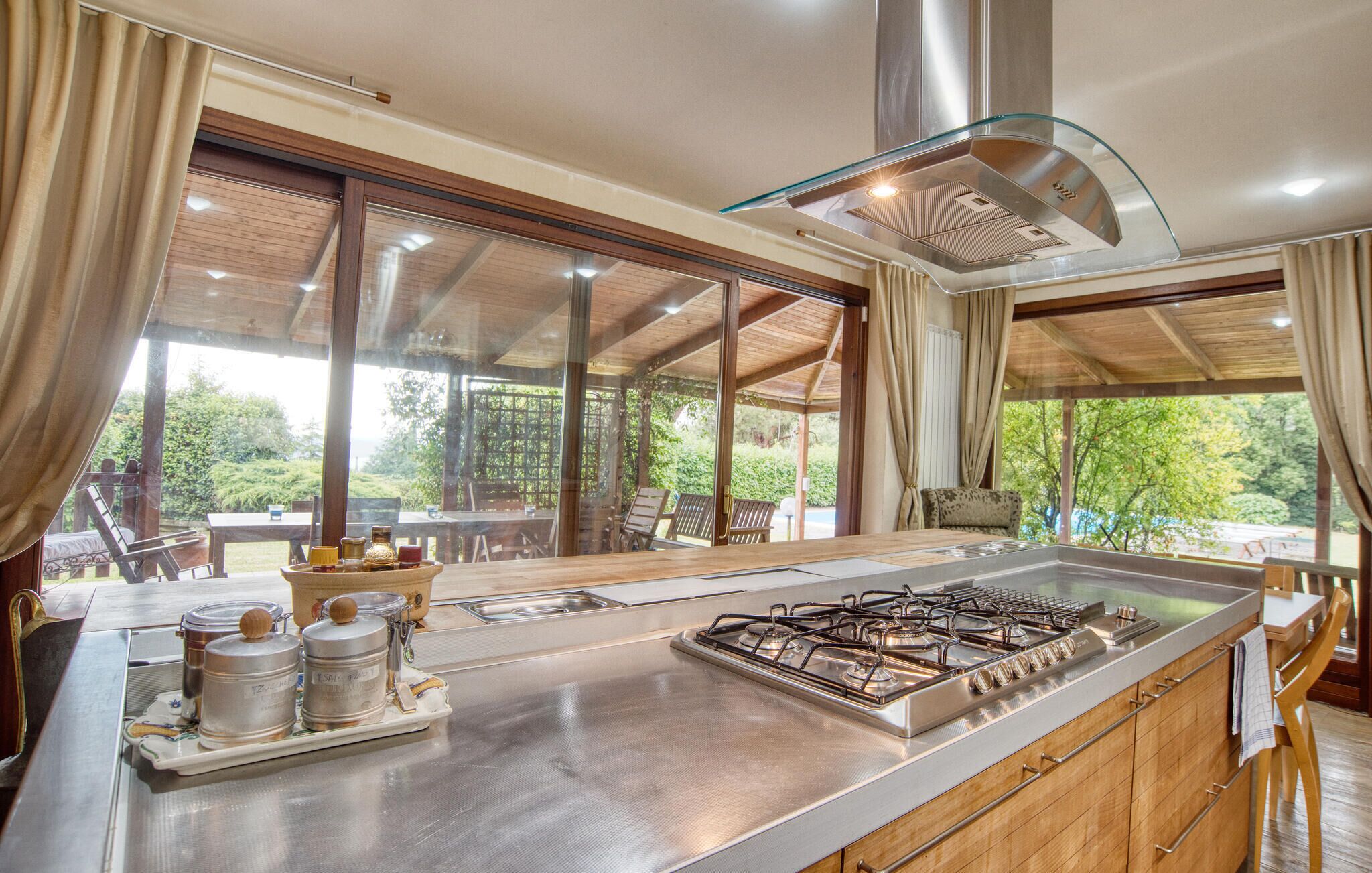 冷蔵庫、コンロ、食器洗い機