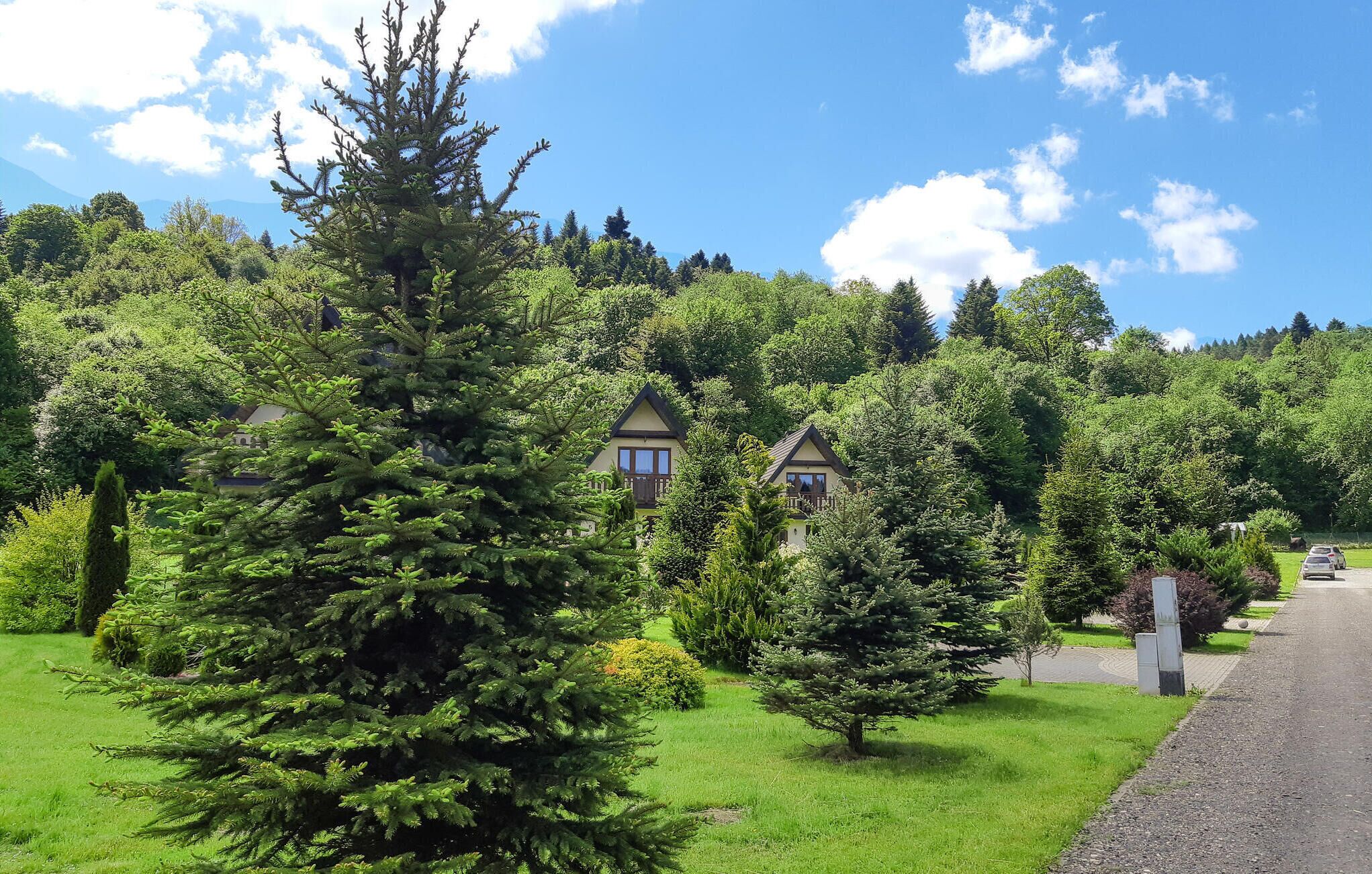 In the idyllic south of Poland, this cozy vacation home welcomes you in Lesko.