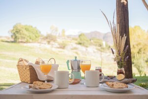 Free daily self-serve breakfast