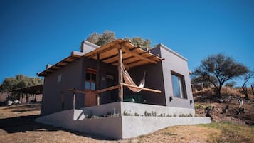 Deluxe Cottage, 1 Bedroom, Mountain View | 1 bedroom, individually decorated, laptop workspace, free WiFi