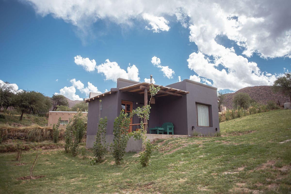 Deluxe Cottage, 1 Bedroom, Mountain View | 1 bedroom, individually decorated, laptop workspace, free WiFi