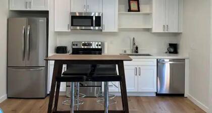 Modern studio in MarysVille – A Forest Haven