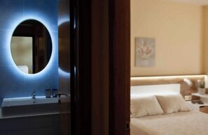 2 Schlafzimmer, Schreibtisch, Bügeleisen/Bügelbrett, kostenloses WLAN
