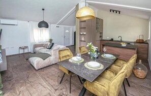 TV - Pet friendly apartment in Benkovac (Benkovac)