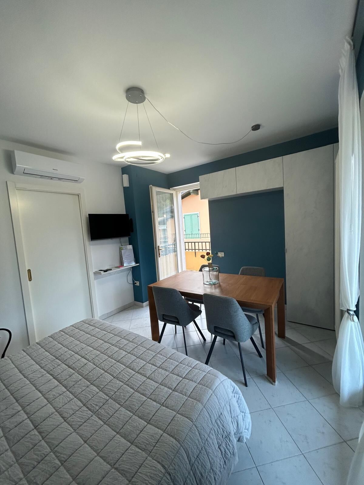 1 slaapkamer, een strijkplank/strijkijzer, reisbedje, gratis wifi