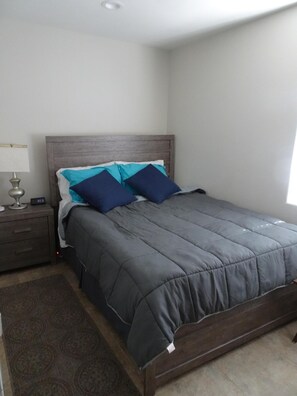 2 bedrooms, desk, iron/ironing board, WiFi - Thoughtful and modern comforts on a peaceful ranch (Cornville)