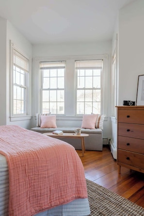 2 dormitorios, tabla de planchar con plancha, wifi y ropa de cama