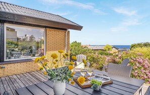 Outdoor dining - Pet friendly home in Allinge with WiFi (Allinge)