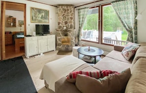 Fireplace - Lovely home in örkelljunga with kitchen (Örkelljunga)