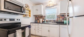 Boat Parking, fully fenced yard, Pets OK, Pool Access