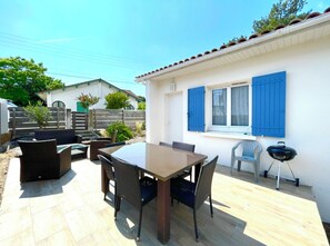 Outdoor dining - Caporizon - Villa Cosy Proche Plage Avec Grande Terrasse (Mimizan)