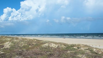 Condo (4 Bedrooms) | Servicio de la propiedad