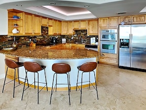 Condo (2 Bedrooms) | Property amenity