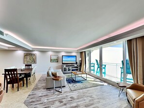 Condo (2 Bedrooms) | Property amenity