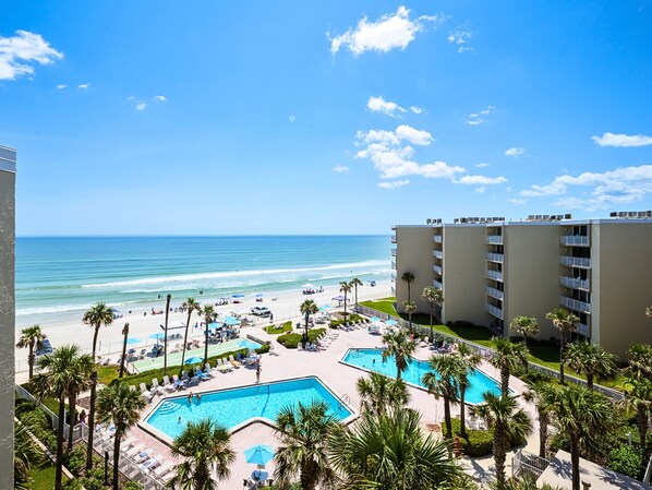Condo (2 Bedrooms) | Property amenity