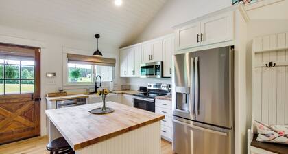 Modern Altavista Farmhouse w/ Countryside Views