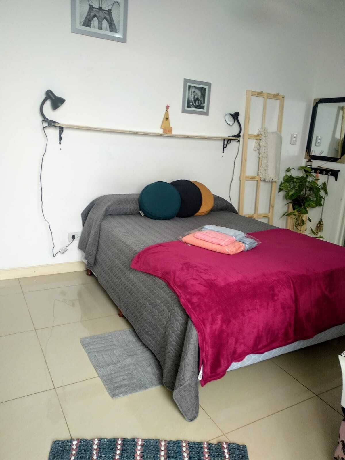 1 bedroom, bed sheets