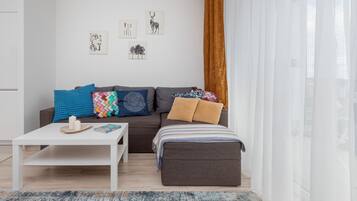 Apartment, 1 Bedroom, Balcony | Living area