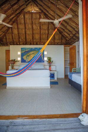 Suite de lujo, vistas al mar | 1 dormitorio