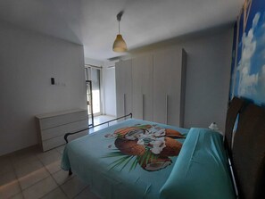 2 bedrooms, bed sheets - Memi's House (Gallipoli)