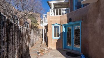 Condo (2 Bedrooms) | Servicio de la propiedad