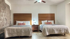 Family Double Room | Bed sheets - Mansión Serrano  (El Fuerte)