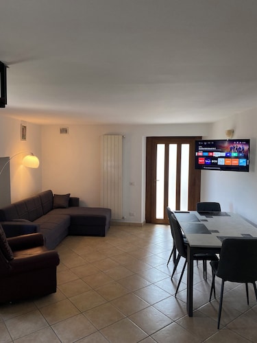 Ampio Appartamento Moderno