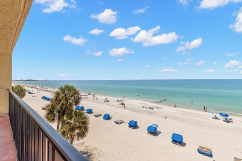 Las Brisas 306 by Distinctive Beach Rentals