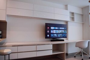 Studio suite | Verduisterende gordijnen, geluiddichte muren