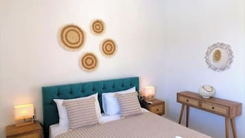 3 slaapkamers, een strijkplank/strijkijzer, wifi, beddengoed