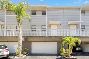 Condo (2 Bedrooms) | Property amenity - Seashell 19 by Distinctive Beach Rentals (Indian Shores)