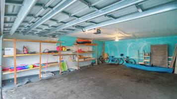 Condo (2 Bedrooms) | Property amenity