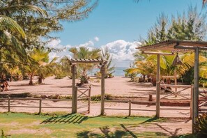 Una televisión de pantalla plana