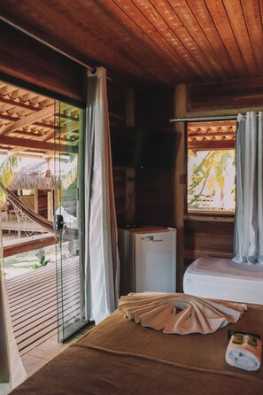 Suite, mirando al mar | 1 dormitorio, wifi gratis, ropa de cama