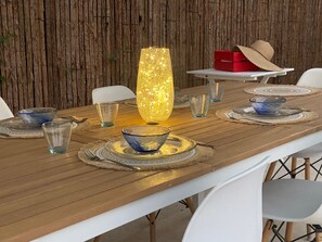 Outdoor dining