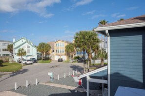 House (3 Bedrooms) | Property amenity