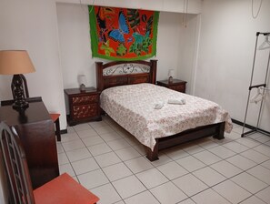 1 habitación, wifi y ropa de cama