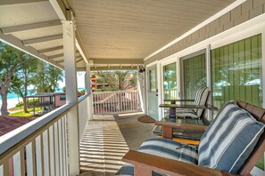 Condo (2 Bedrooms) | Property amenity