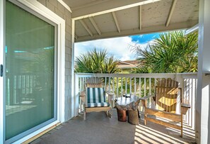 Condo (2 Bedrooms) | Property amenity
