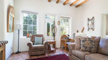 House (2 Bedrooms) | Property amenity