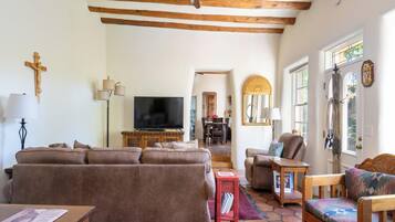 House (2 Bedrooms) | Front of property