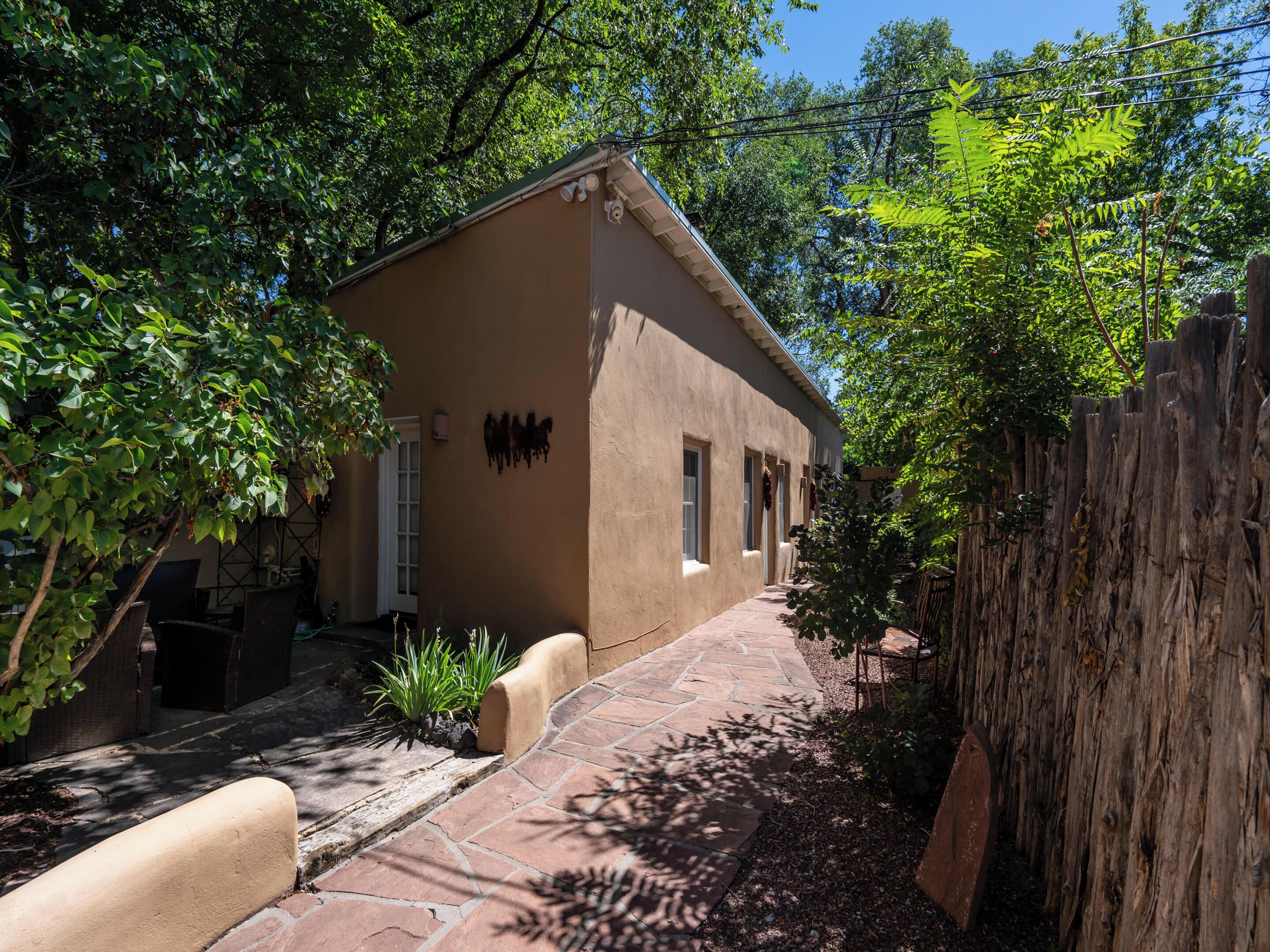 House (2 Bedrooms) | Property amenity