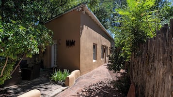 House (2 Bedrooms) | Property amenity