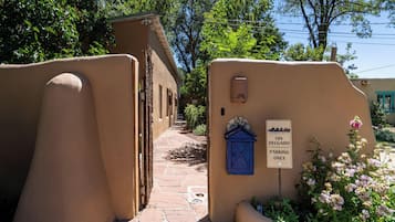 House (2 Bedrooms) | Property amenity