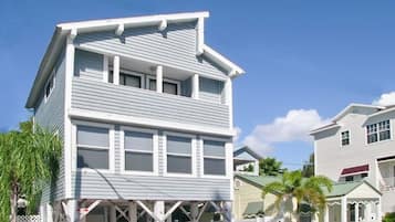 House (2 Bedrooms) | Property amenity